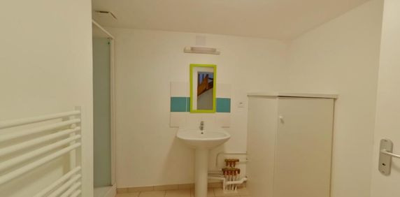 Location Appartement 2 pièces 32m² MONTMORILLON 86500 - Photo 2