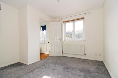 2 bedroom end of terrace house to rent - Photo 4