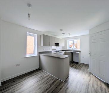 3 bedroom semi-detached house to rent - Photo 5
