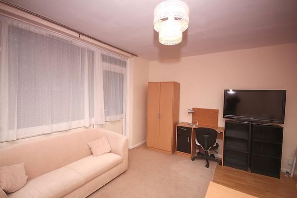 3 bedroom maisonette to rent - Photo 1