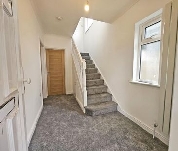 3 bedroom end of terrace house to rent - Photo 1