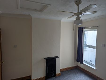 3 bed terraced house to rent in High Mill Road, Great Yarmouth, NR31 - Photo 3