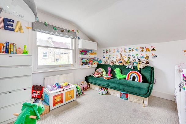 4 bedroom terraced house to rent - Photo 1