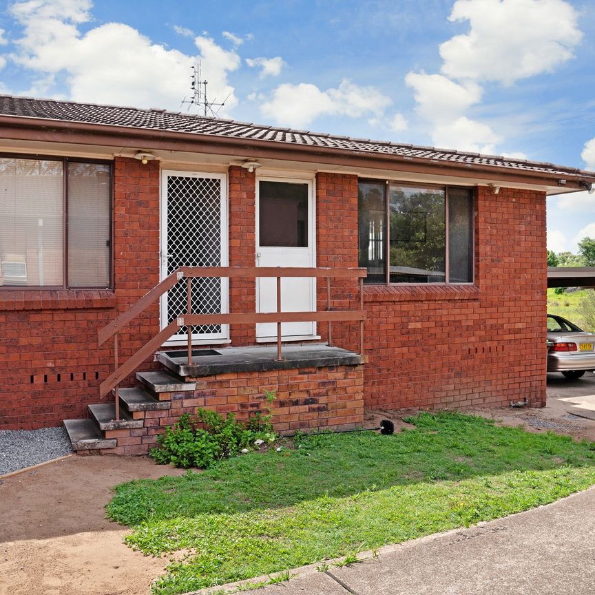 COMPACT UNIT! - Photo 1