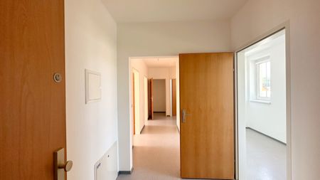 Perfekte Wohnung für Familien oder WG mit Loggia in Schlüßlberg - Photo 4