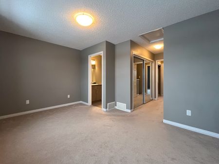 Bright & Modern 2 Bedroom Townhome With Lake Summerside Access - Photo 5