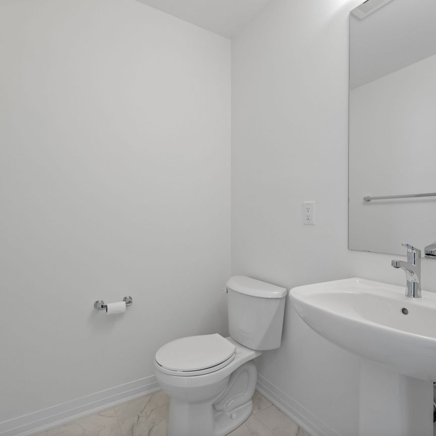 For Lease - 12 Feather Road, Welland, Ontario - Photo 1