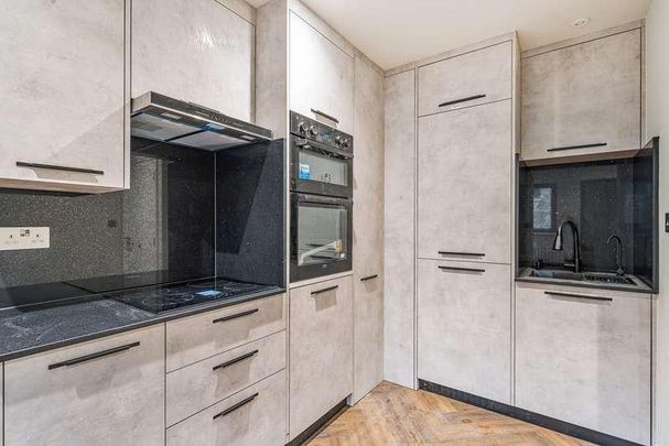 London, SE8 - Photo 1