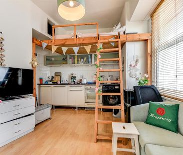 Studio to rent - Photo 1