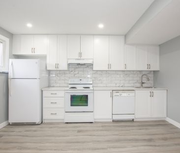 Spacious 2 Bedroom Lower Unit in Welland!! - Photo 6