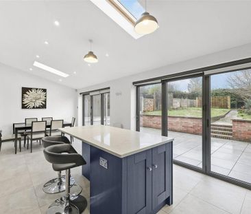 3 bedroom semi-detached house to rent - Photo 6