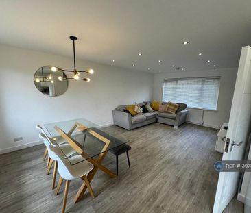 6 bedroom detached house to rent - Photo 1