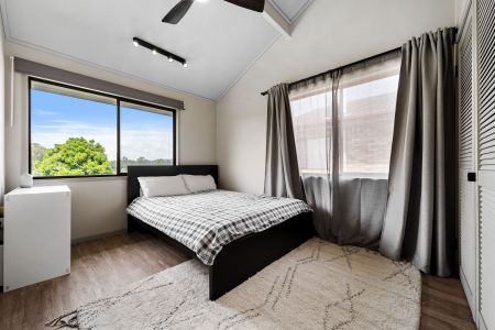 Architect-Designed 4-Bedroom Home | 7-Star Comfort, Versatile Living & Entertaining Spaces - Photo 5