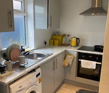 Studio Flat, Wood End Way, UB5 - Photo 4