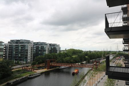 1 Bed Flat, Navigation Point, N17 - Photo 2