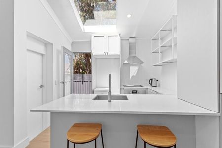 Renovated 3-Bedroom Home in Botany – Ideal for Families or Professionals - Photo 5