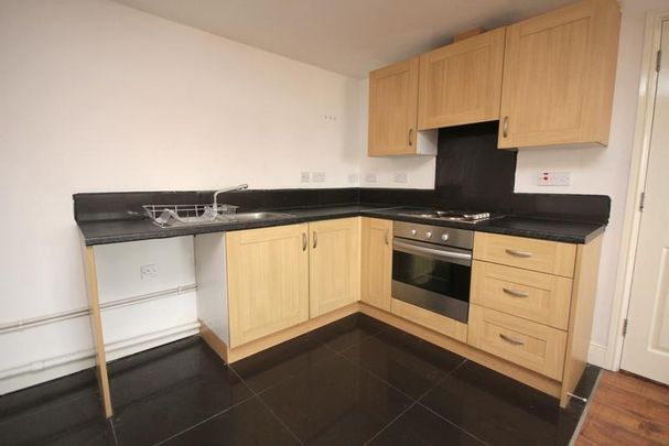 2 Bedroom Flat / Apartment to let - Photo 1