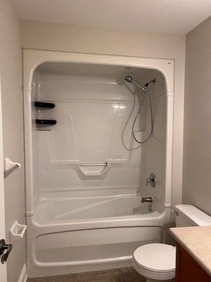 For Lease - 1947 Lawrence Avenue Unit# 3, Toronto, Ontario - Photo 1