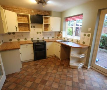 2 bedroom terraced house to rent - Photo 4