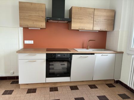 Location Appartement 4 pièces 87m² VALENCE 26000 - Photo 5