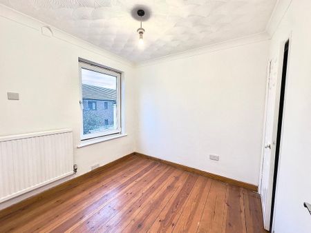 2 bedroom terraced house to rent - Photo 4