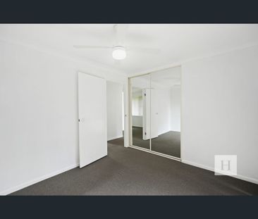 2/7 Fairway Close, Watanobbi, NSW 2259 - Photo 3