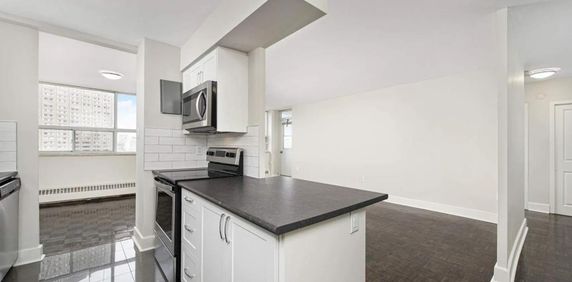 Champlain Towers - Photo 2