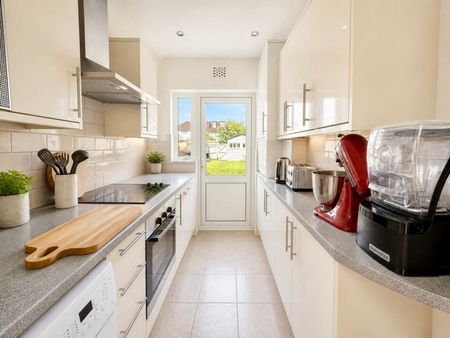 3 bedroom House To Let Total Size: 765 SQ FT - Photo 5