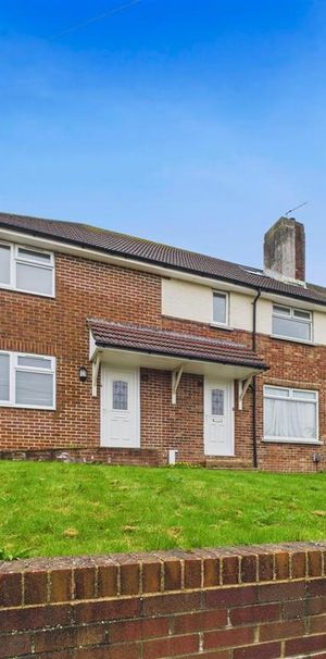 4 bedroom house to rent - Photo 1