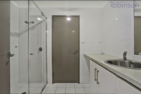 Inner city one bedroom modern apartment - Photo 2