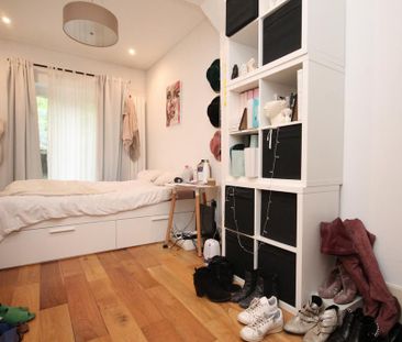 3 bedroom flat to rent - Photo 6