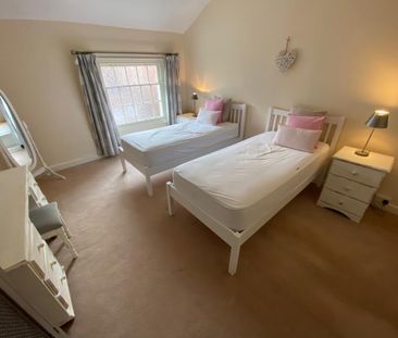 Blakeshall - Photo 2