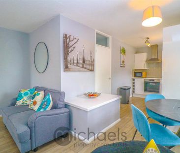 2 bedroom maisonette to rent - Photo 5