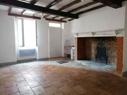 Location Maison 5 pièces 134m² MONCLAR DE QUERCY 82230 - Photo 1