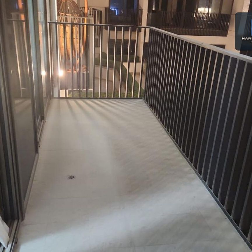 Fully Furnished/Chiller Free with Pool & Gym - Photo 1