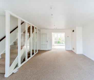 3 Bed Terraced House, Turnpike Link, CR0 - Photo 1