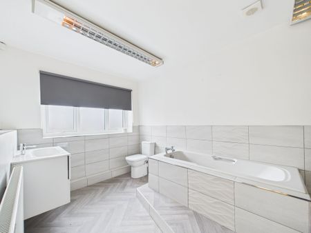 Bolton Road, Atherton, M46 - Photo 3