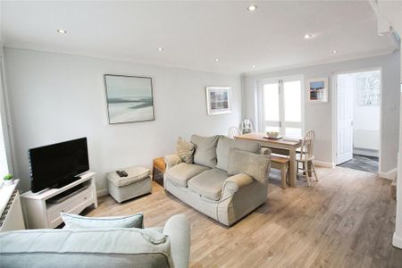 2 bedroom terraced house to rent - Photo 5