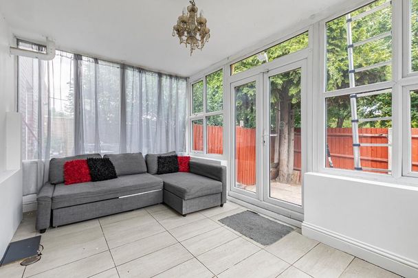 4 bedroom house to rent - Photo 1