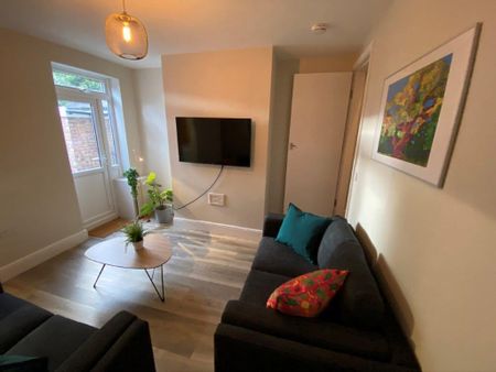 4 bedroom terraced house to rent - Photo 4