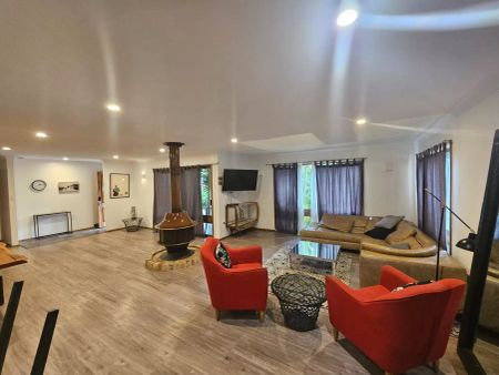 Fully Furnished Riverside Retreat - Photo 2