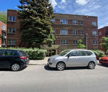 Two-Bedroom (4.5) - 4720 Ave St-Kevin, Montréal - Photo 2