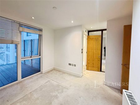 2 bedroom apartment to rent Maritime Walk, Ocean Village, Southampton, Hampshire, SO14 - Photo 5