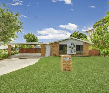 Charming 3 Bedroom - Low Maintenance - Photo 4