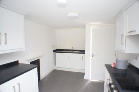 3 bedroom apartment to rent - Photo 4