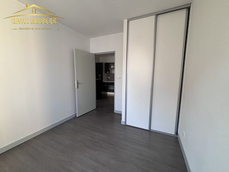 CHARLIEU T2 Rue des Ecoles - Photo 4