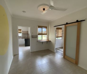 Cozy 3 Bedroom Home with All the Comforts - Photo 2