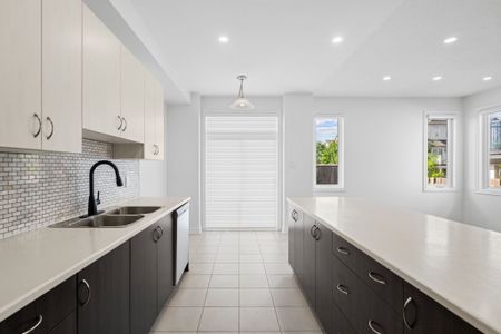 For Lease - 2477 Waterlilly Way, Barrhaven, Ontario - Photo 2