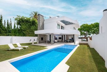 5 bedroom luxury Villa for rent in San Pedro de Alcántara, Spain