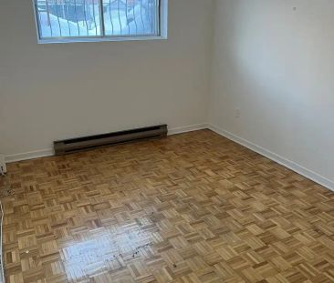 4841 6e Av — 4841 #1 - Photo 2